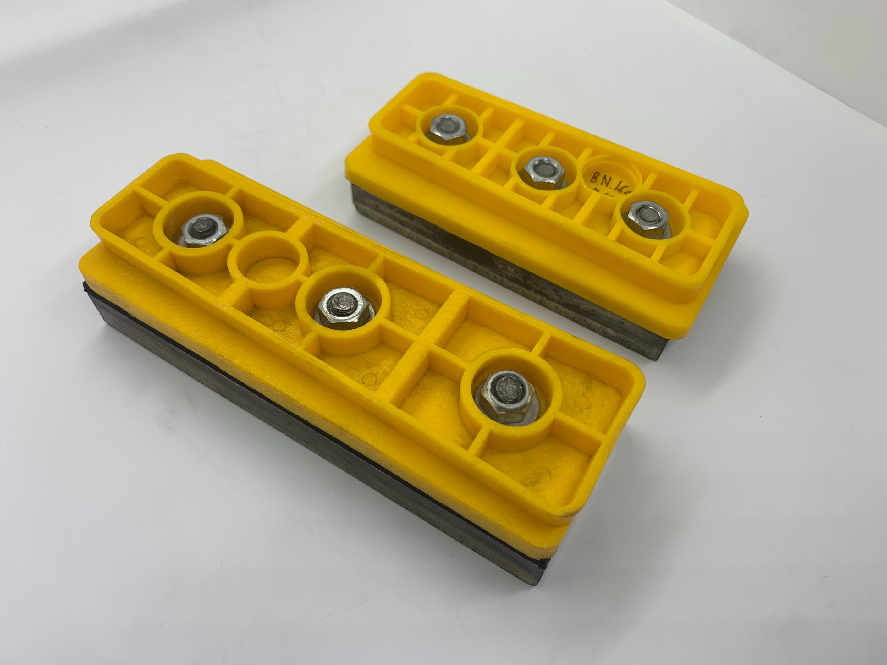 Concrete cutting diamond tools